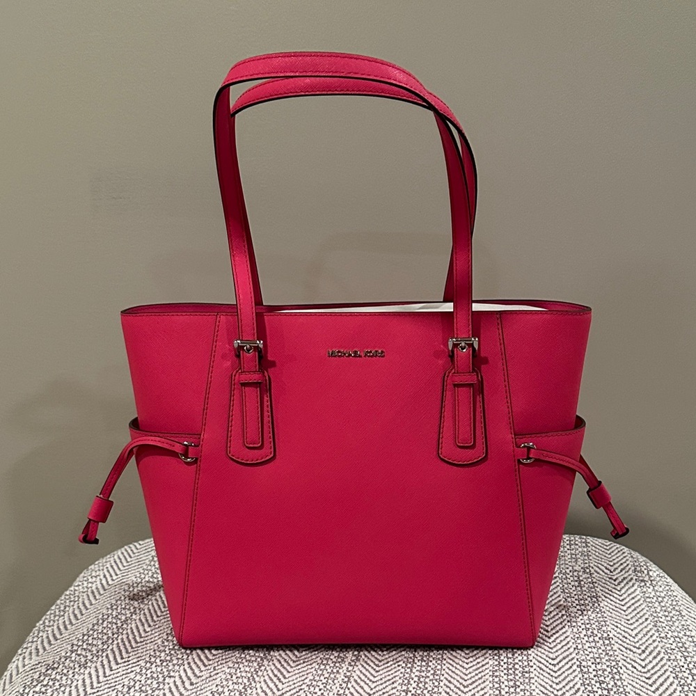 Michael Kors Voyager Large Saffiano Leather Tote Bag